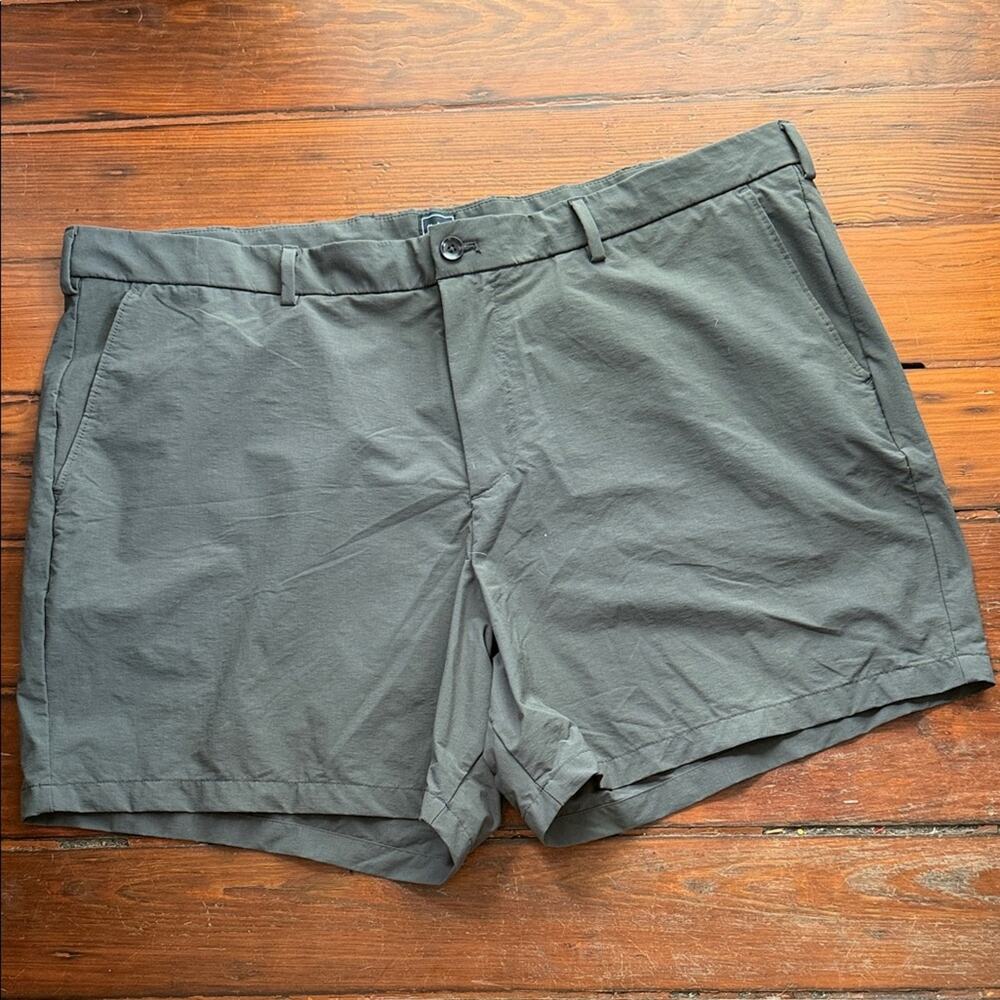 GAP 5” Tech Short flat front performance shorts sz 42